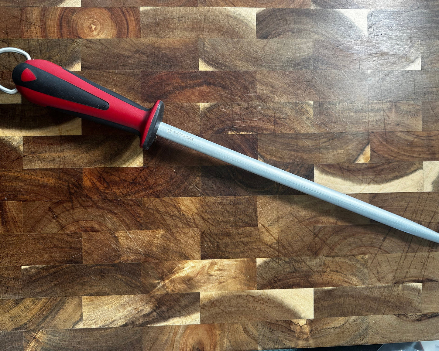 Fuzil/Chaira Victorinox Dual Grip 30cm – Redonda, Micro-Fino | Cabo Vermelho