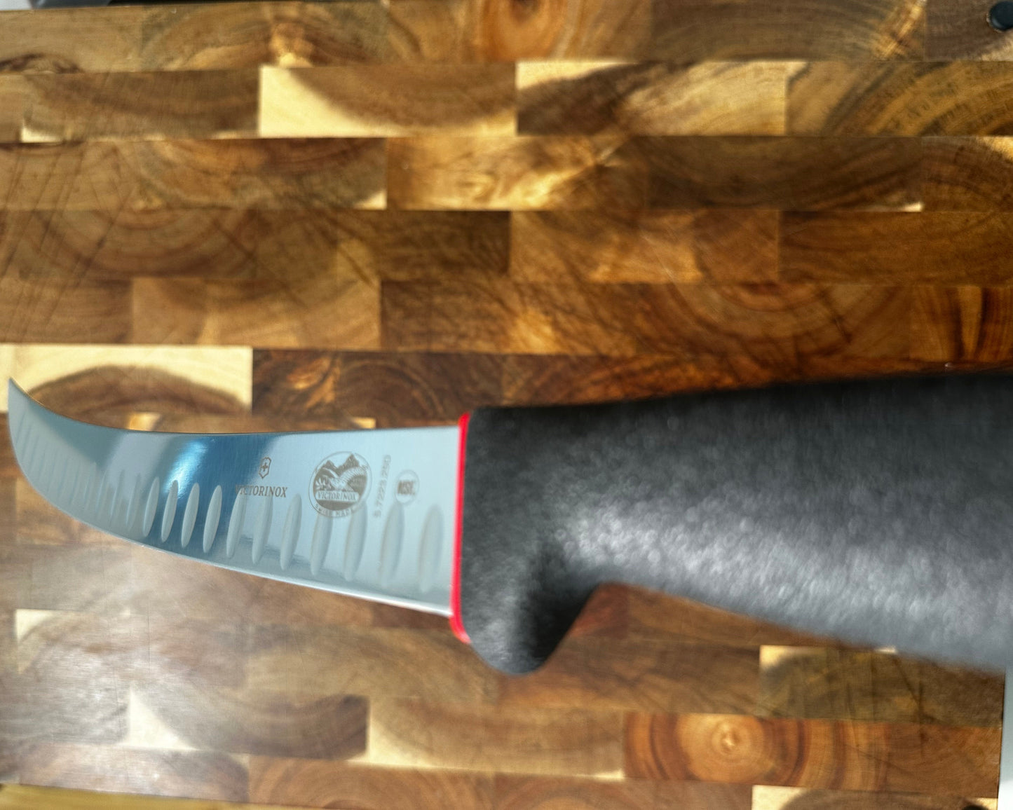 Navaja Victorinox Cimitarra de 25 cm con doble empuñadura Fibrox