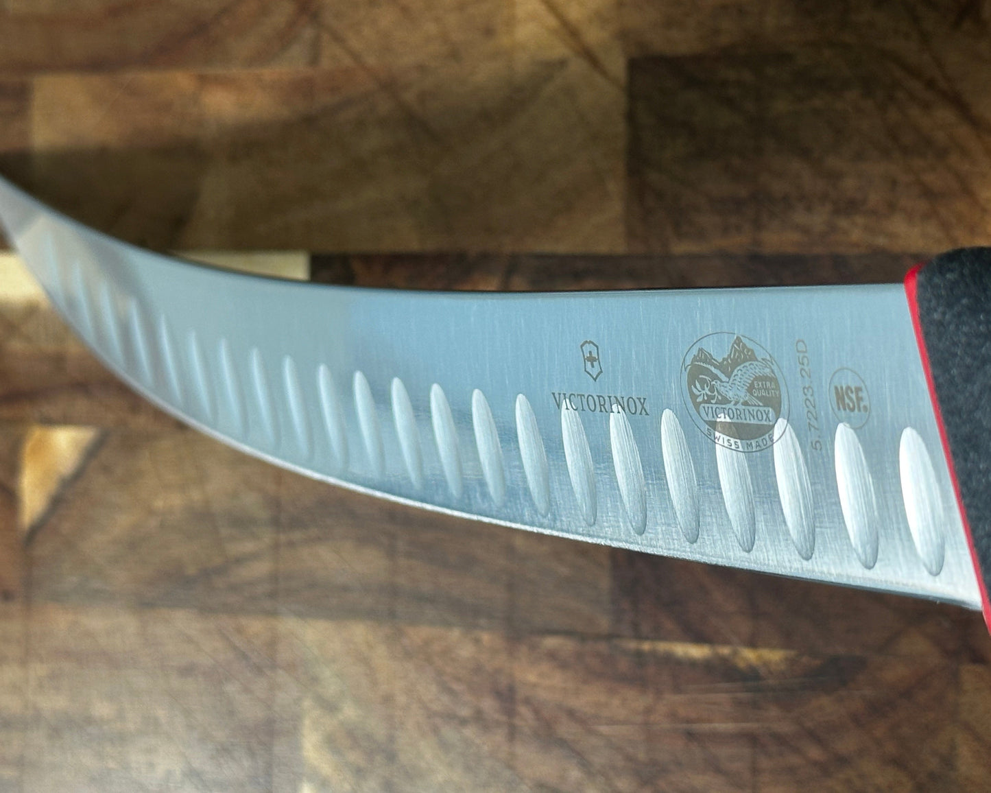 Navaja Victorinox Cimitarra de 25 cm con doble empuñadura Fibrox