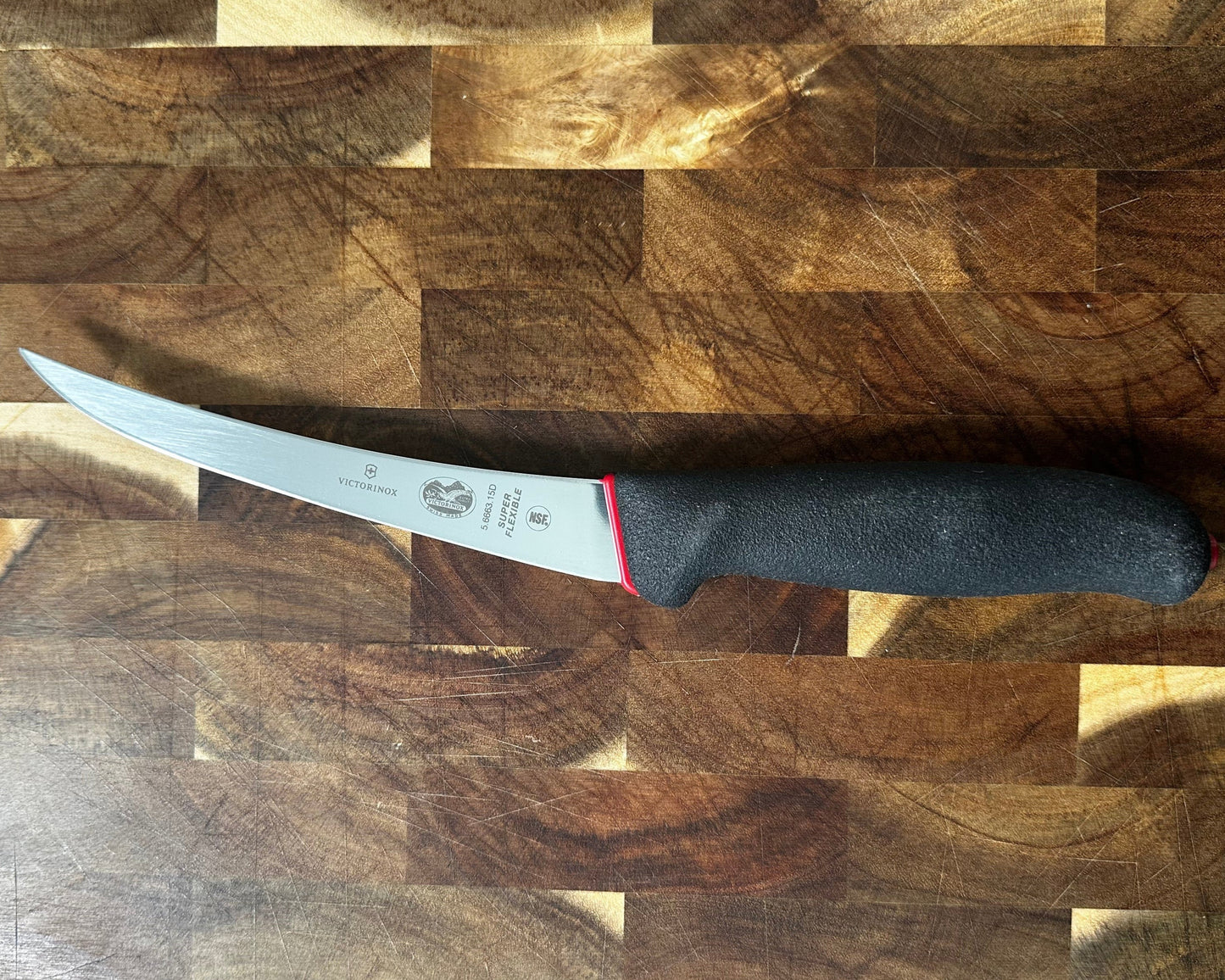 Faca Victorinox Desossar 15cm – Fibrox Dual Grip - Flexible